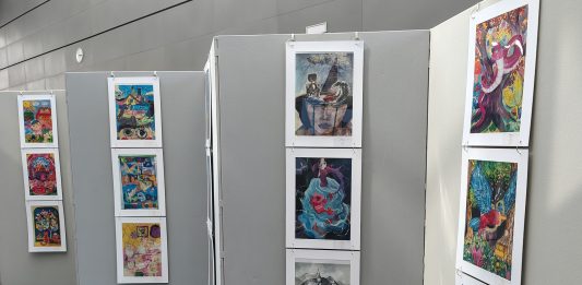 Fotoreportage: Die 1. Internationale Grimm-Kunstausstellung 2026 in Berlin