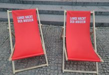 Foto des Tages: Liegestühle zur Nacht