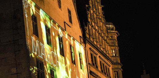 Ein Märchenwald im Rathaus – Wie formatF in Rothenburg ob der Tauber historische Räume neu bespielt