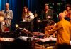 Musik im Museum oder „Jazz, Hip Hop, südafrikanischer Musik und Elektronik“ im Museum Tinguely in Basel – Roche ’n‘ Jazz Tyn Wybenga Brainteaser Orchestra