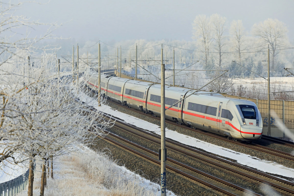 Metalldiebe legen Bahnverkehr Frankfurt am Main – Stuttgart lahm