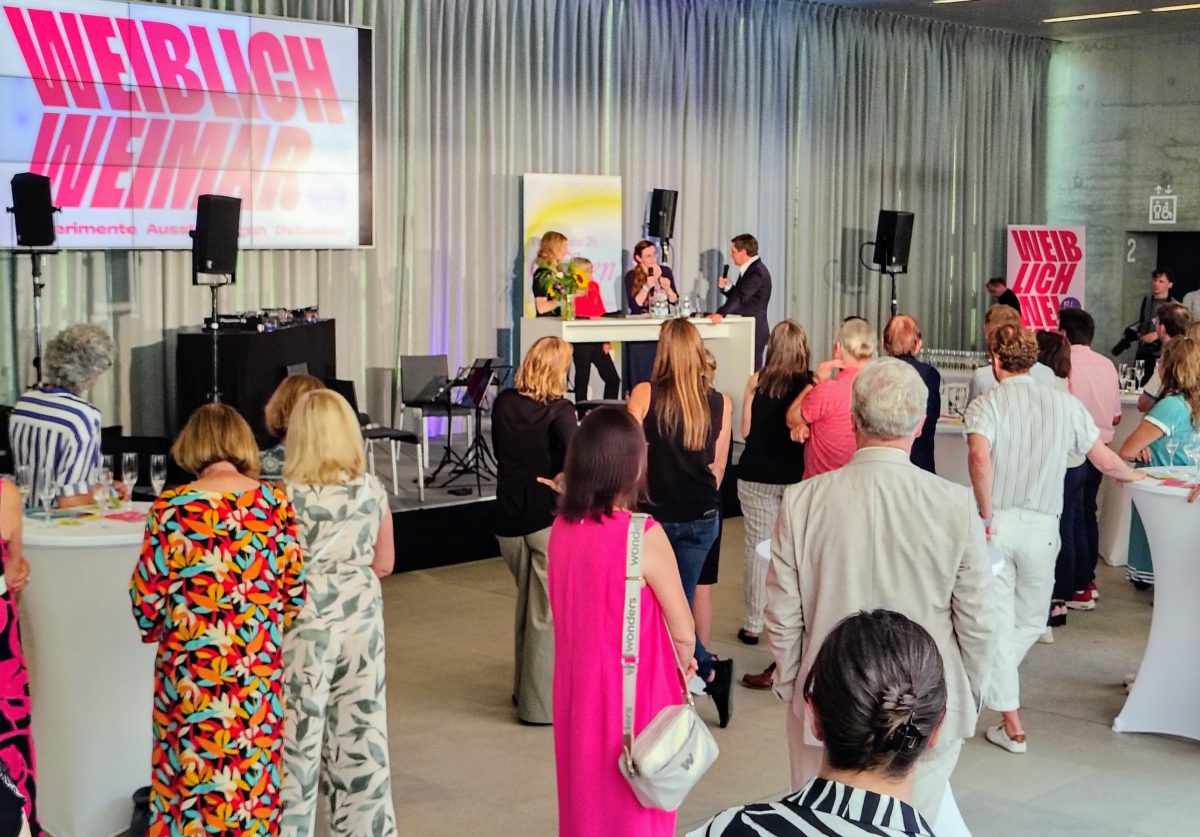 Reden und hören in der James-Simon-Galerie auf der Berliner Museumsinsel in der Spree zum Thema "Weiblich Weimar" am Dienstagabend, den  30.6.2026. © Münzenberg Medien, Foto / BU: Stefan Pribnow, Ort und Datum der Aufnahme: Berlin, 30.6.2026